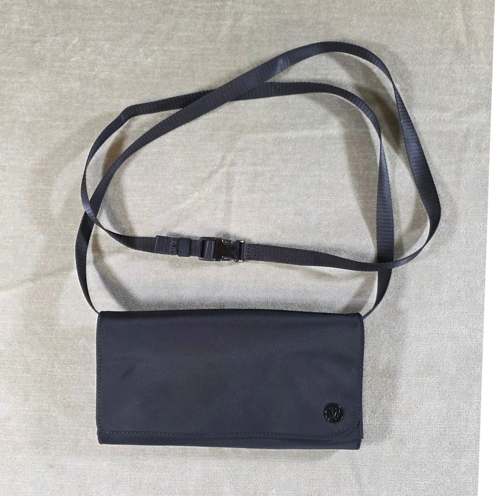 Lululemon Black Nylon Crossbody Wallet Bag LW9DPES Black Tan Interior NEW